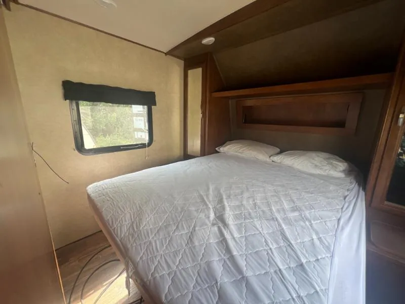 2016 Forest River Vibe 272BHS, Photos photo 9