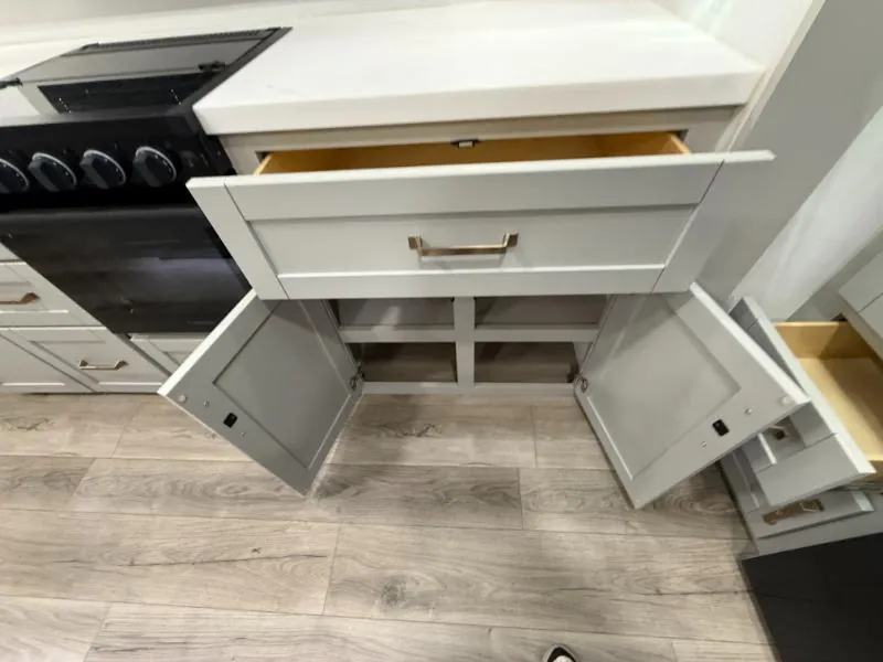 2025 Brinkley Model Z AIR 285, Photos photo 22