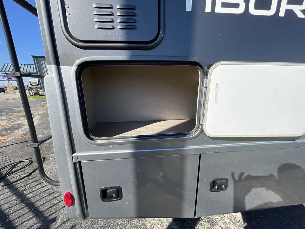 2022 Thor Motor Coach Tiburon 24FB, Photos photo 30