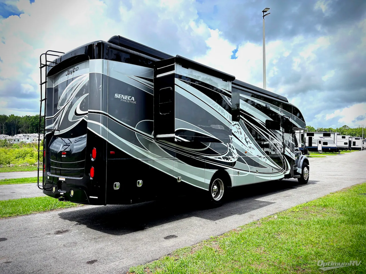 2022 Jayco Seneca Prestige 37K - Photo 3