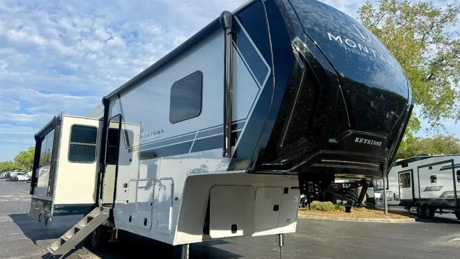 2026 Keystone Montana High Country 290RL - Photo 2