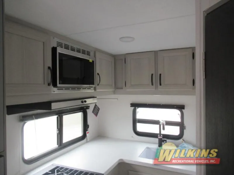 2027 Coachmen RV Catalina Summit Series 7 194RBS - Photo 4