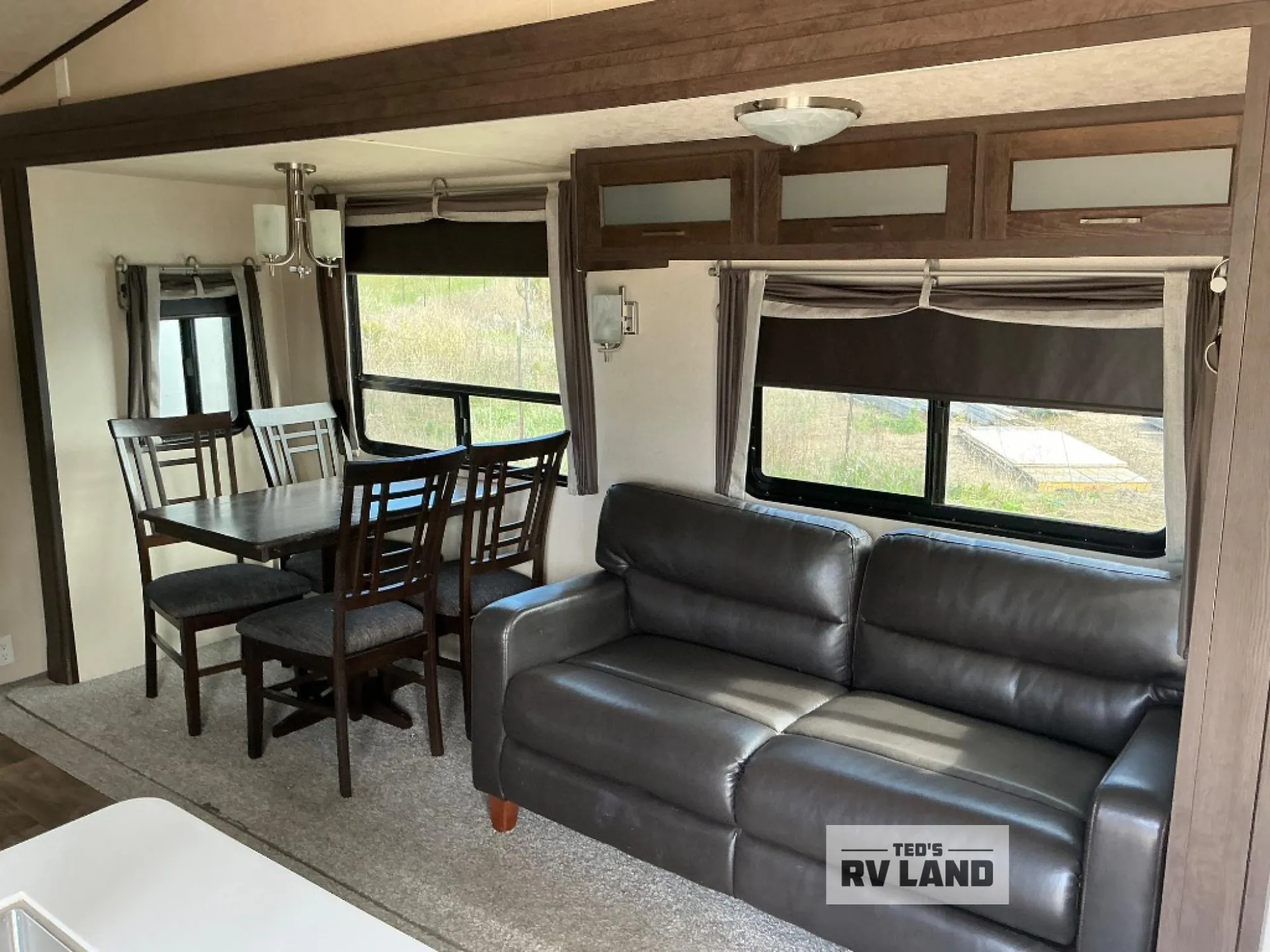2019 Forest River Salem Villa 42QBQ — Photo 5