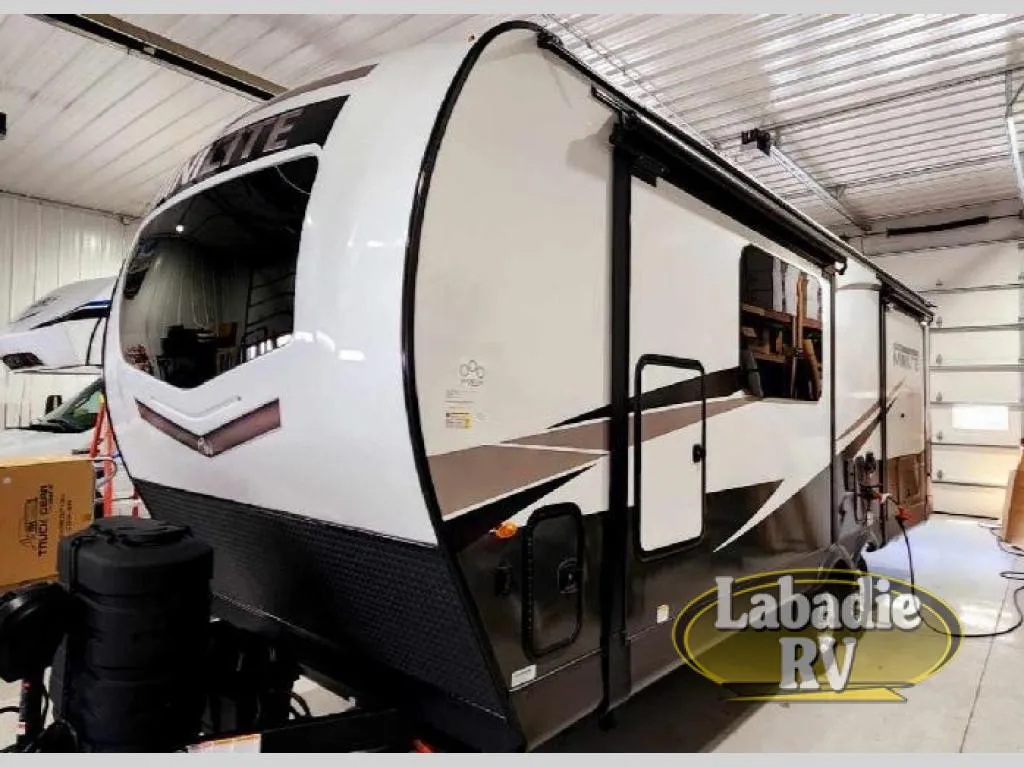 2025 Forest River Rockwood Mini Lite 2516S - Photo 3