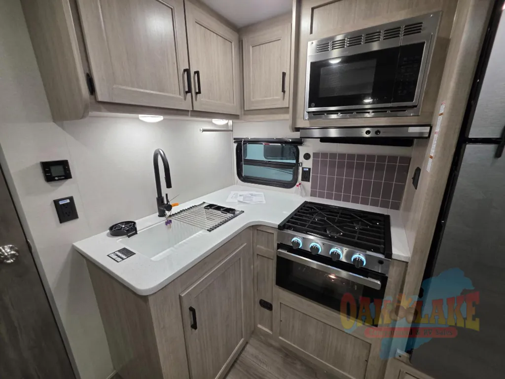 2026 Coachmen Catalina Legacy Edition 333DORM, Photos photo 9