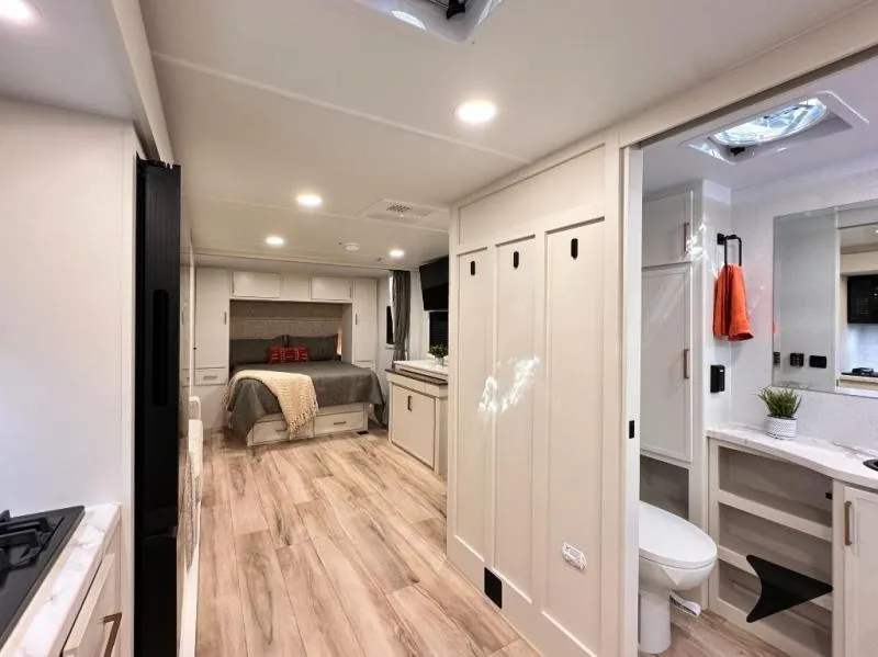 2027 Brinkley Model Ix 23X - Photo 3