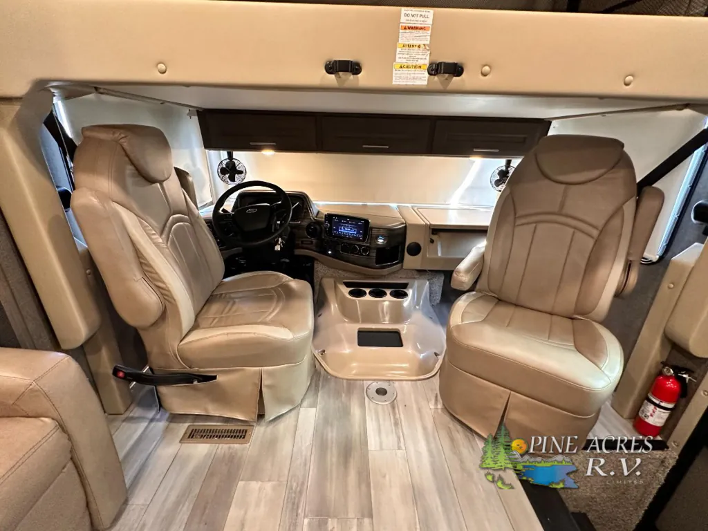 2022 Thor Motor Coach Challenger 35MQ, Photos photo 12