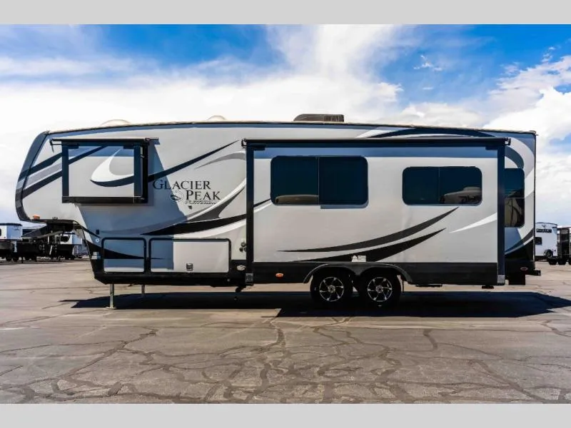 2015 Outdoors RV Glacier Peak Used    26 - Photo 2