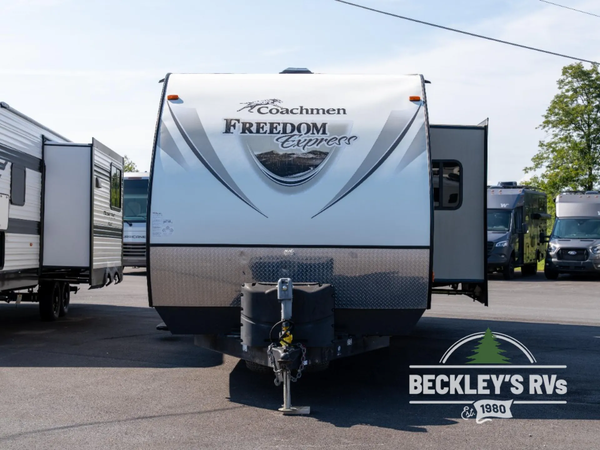 2017 Coachmen Freedom Express 320BHDS - Photo 3