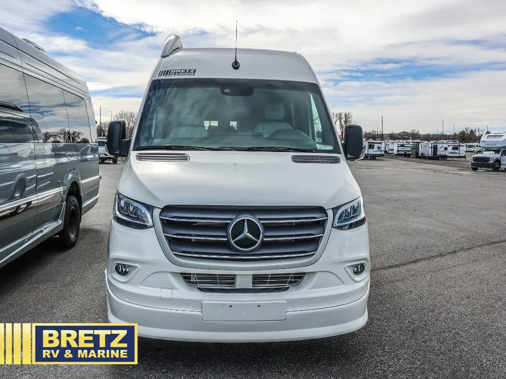 2025 Grech RV Strada-ion LOUNGE - Photo 4
