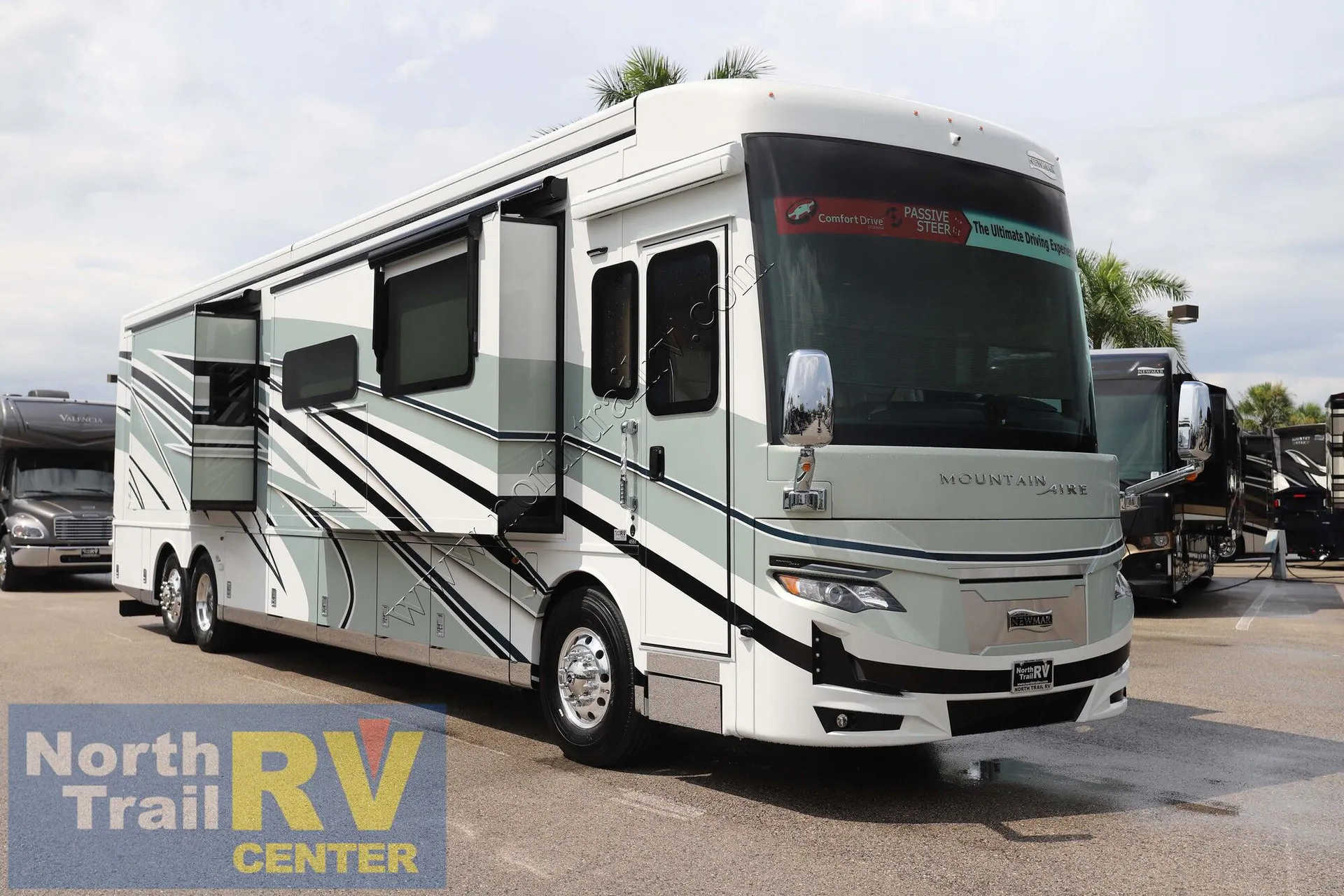 2027 Newmar Mountain Aire 4551