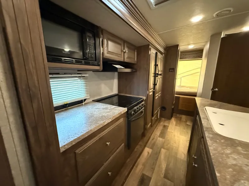 2017 Forest River Rockwood Roo 23IKSS — Photo 7