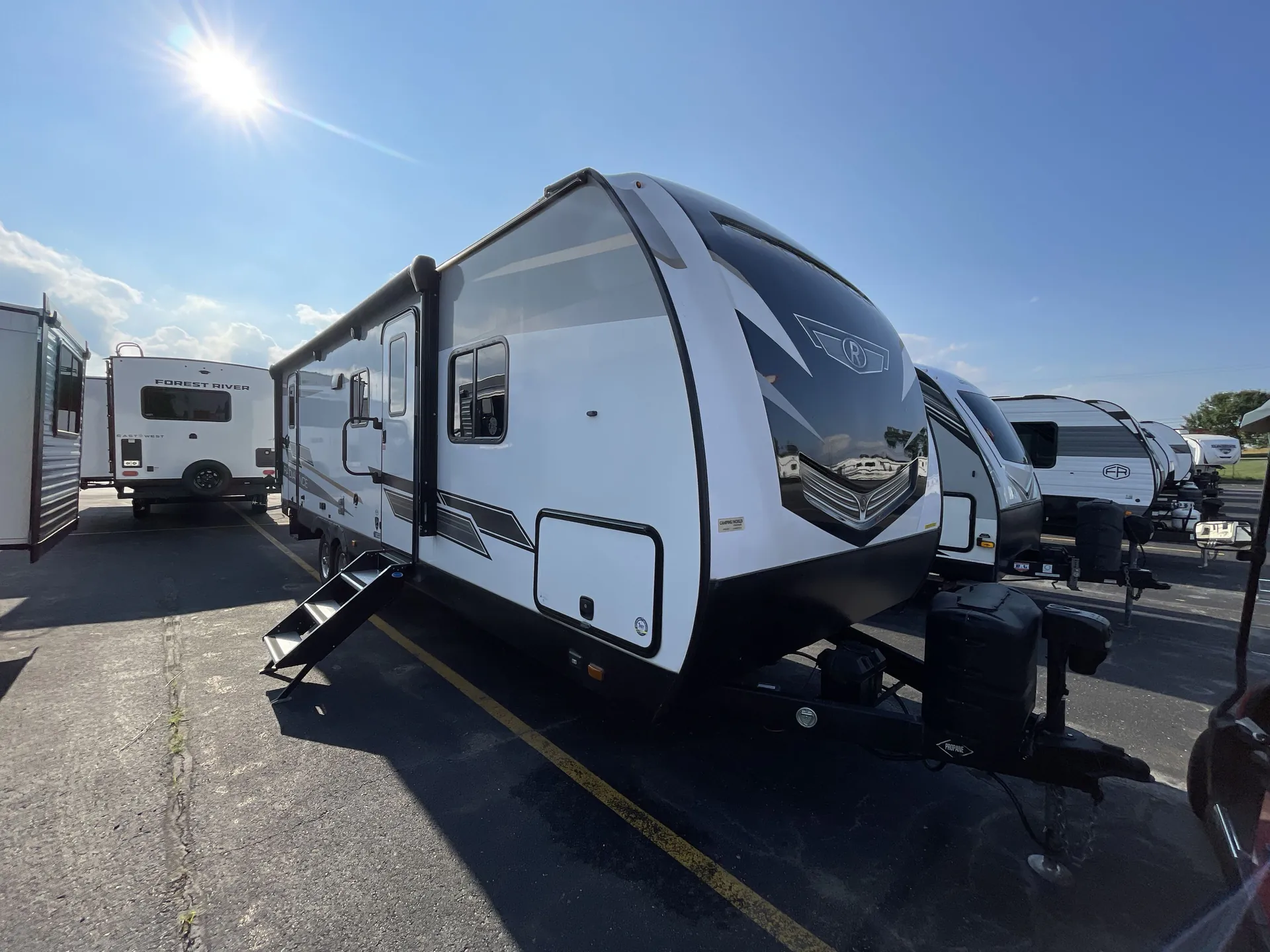 2022 Cruiser RV Radiance 27DD - Photo 2