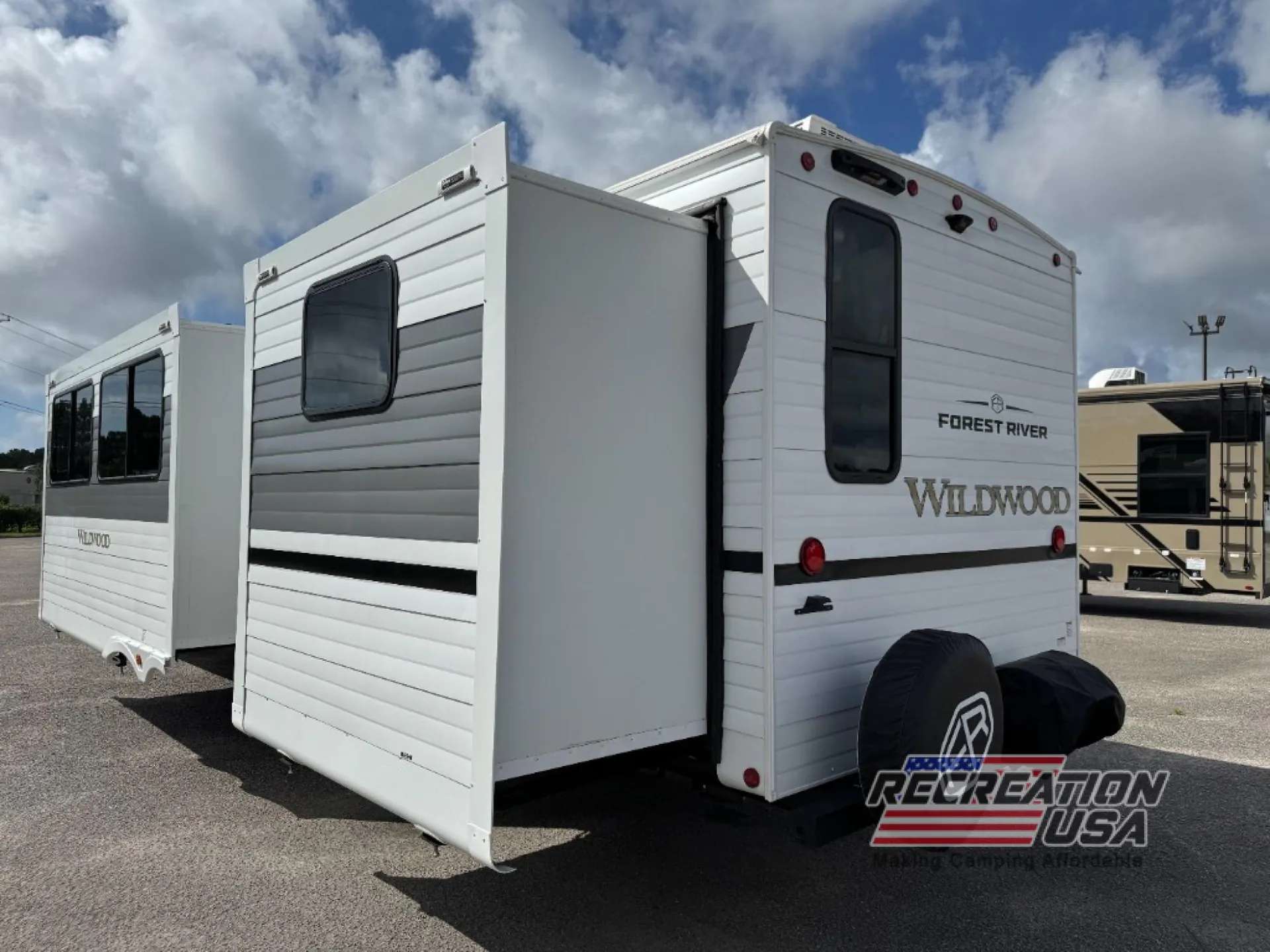 2026 Forest River Wildwood 32BHDS — Photo 7