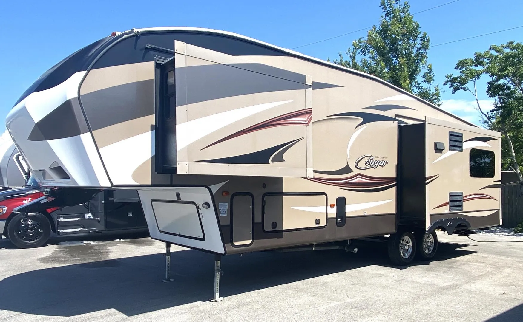2014 Keystone RV Cougar 313RLI - Photo 2