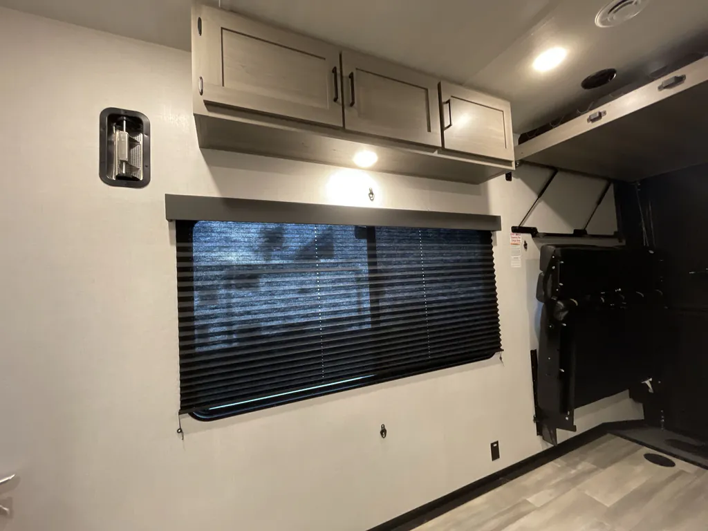 2024 Keystone Raptor 429, Photos photo 10