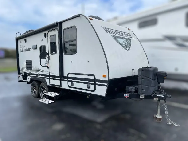 2020 Winnebago Micro Minnie 2106DS - Photo 2