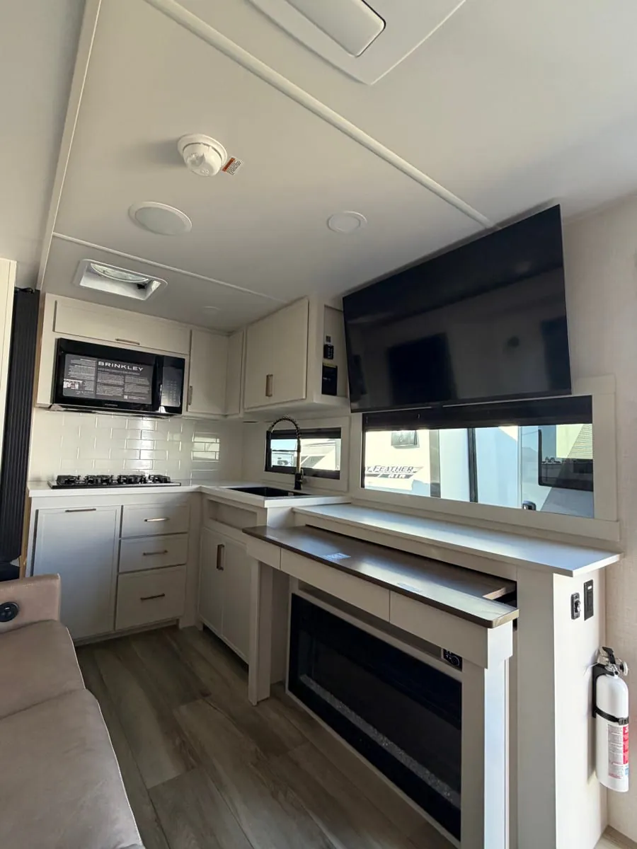 2027 Brinkley Model I 290, Photos photo 9