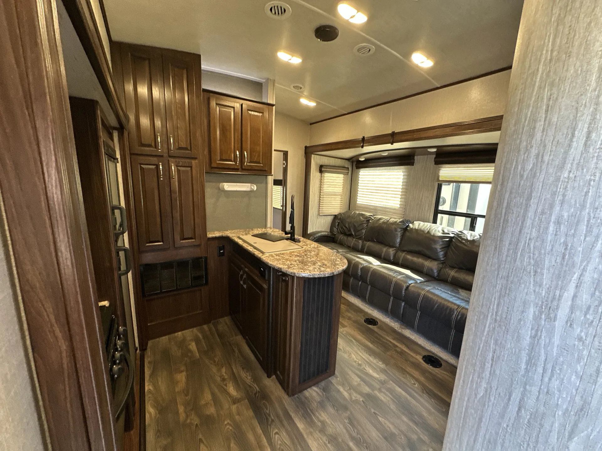 2018 Heartland Torque T31 — living area main