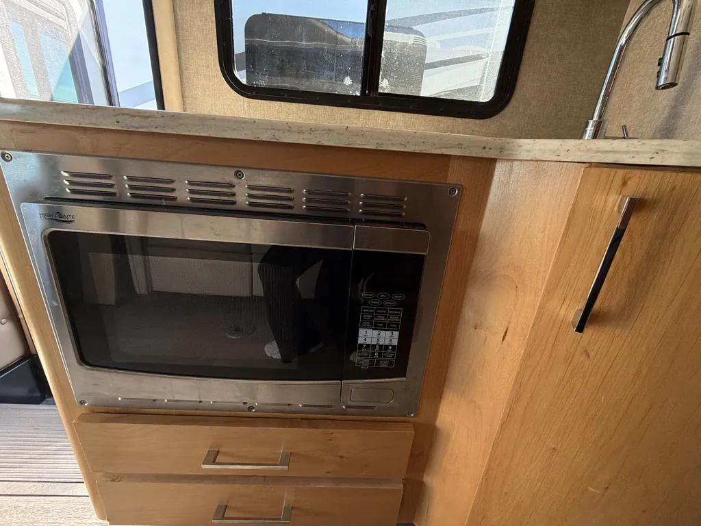 2017 Tiffin Wayfarer 24 QW, Photos photo 12