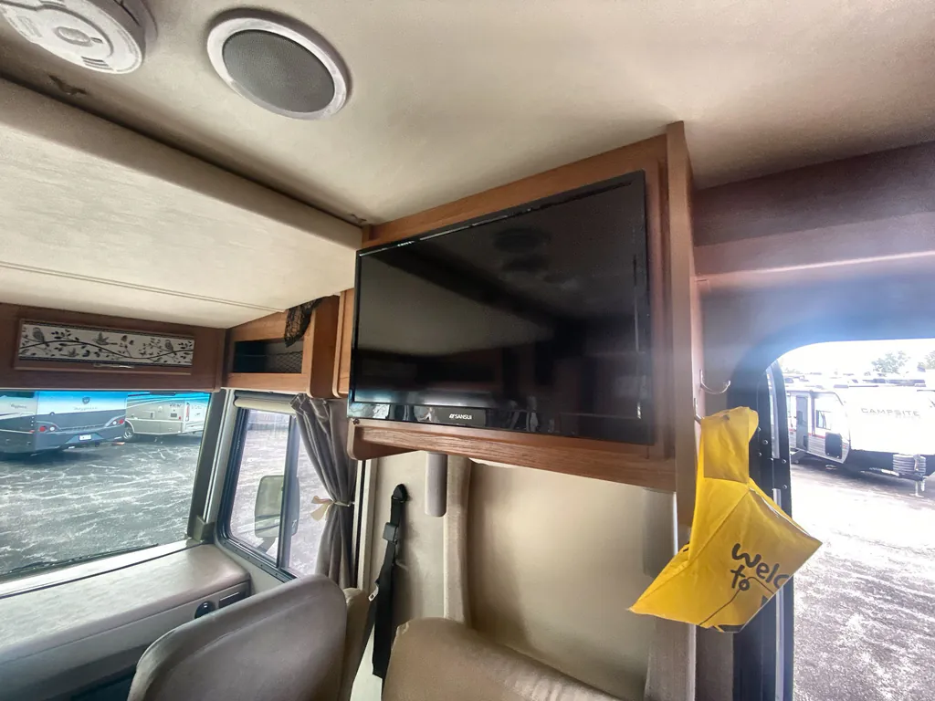 2015 Fleetwood Flair 26D, Photos photo 15