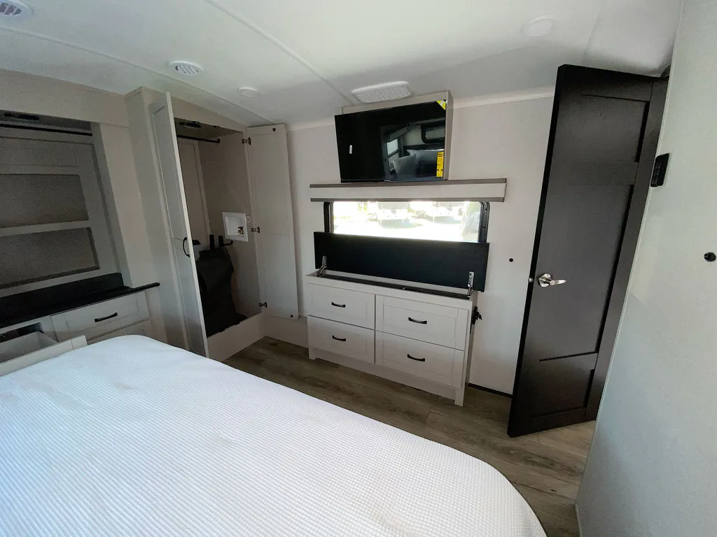 2026 Jayco North Point 395DSDB, Photos photo 16