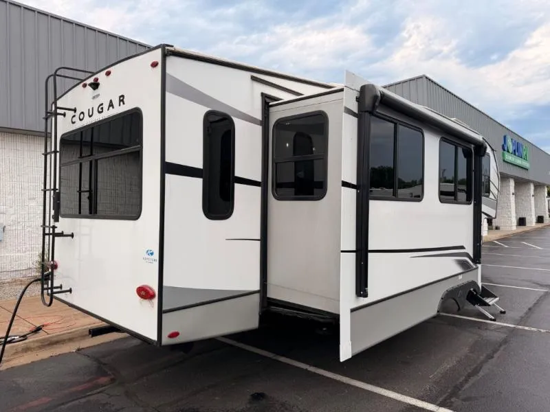 2024 Keystone RV Cougar Half-Ton 29RLI - Photo 4