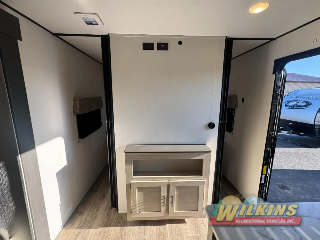 2026 Shasta RVs i-5 Edition 527BHS, Photos photo 19