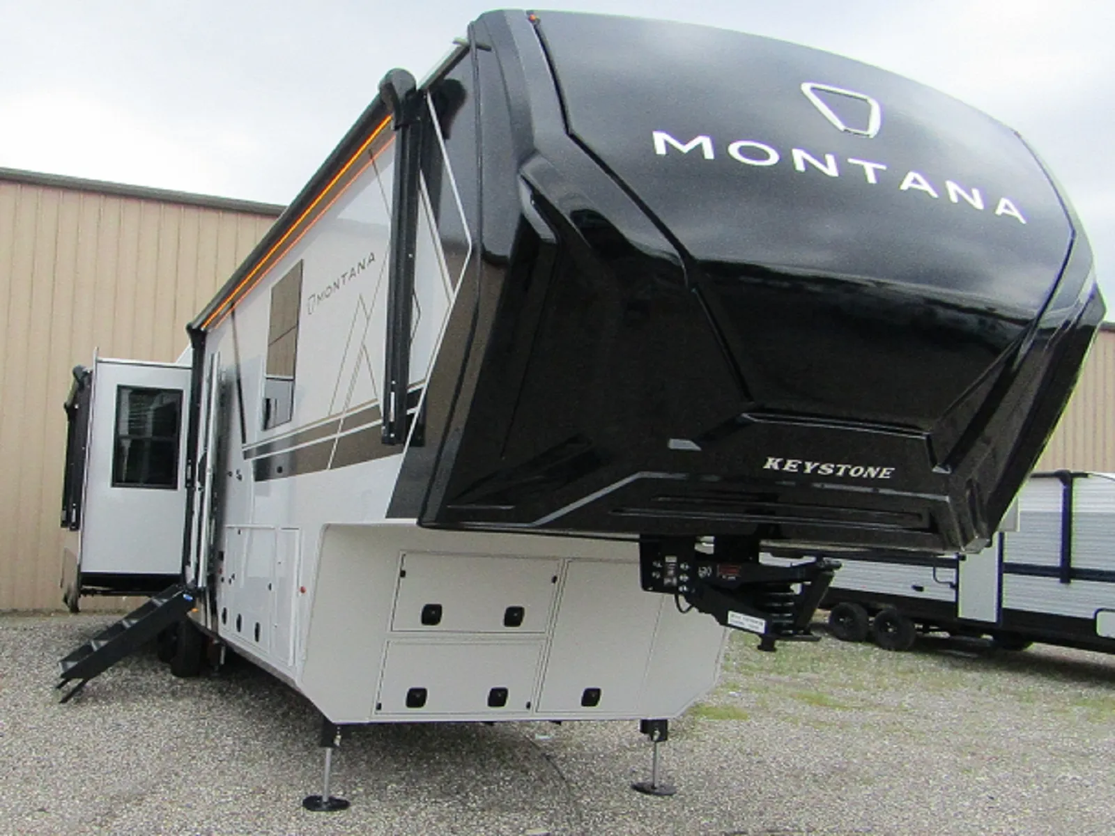 2026 Keystone Montana 3100RL - Photo 2