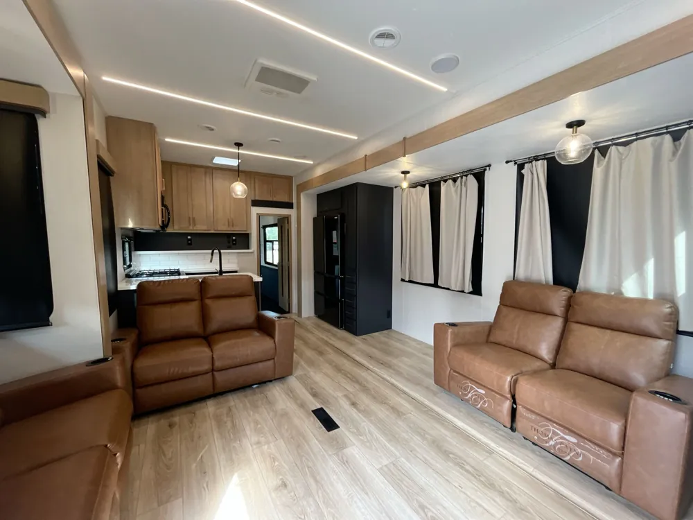2025 Heartland Cyclone CY 4008 — living area main