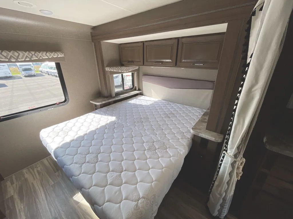 2021 Thor Motor Coach Four Winds 31B, Photos photo 14