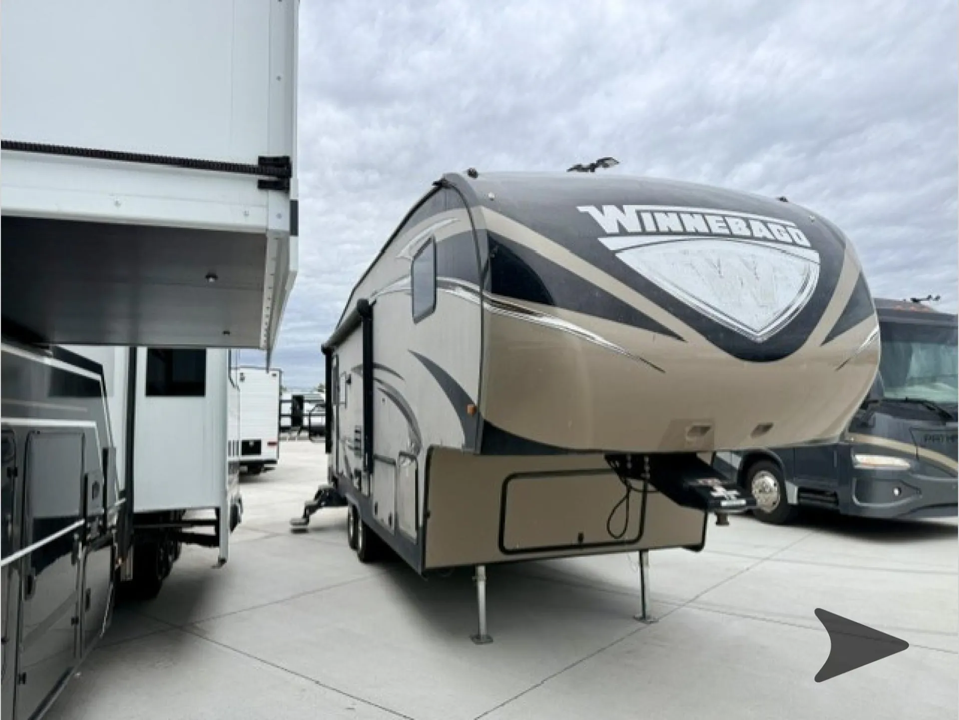 2016 Winnebago Voyage 27RLS - Photo 3