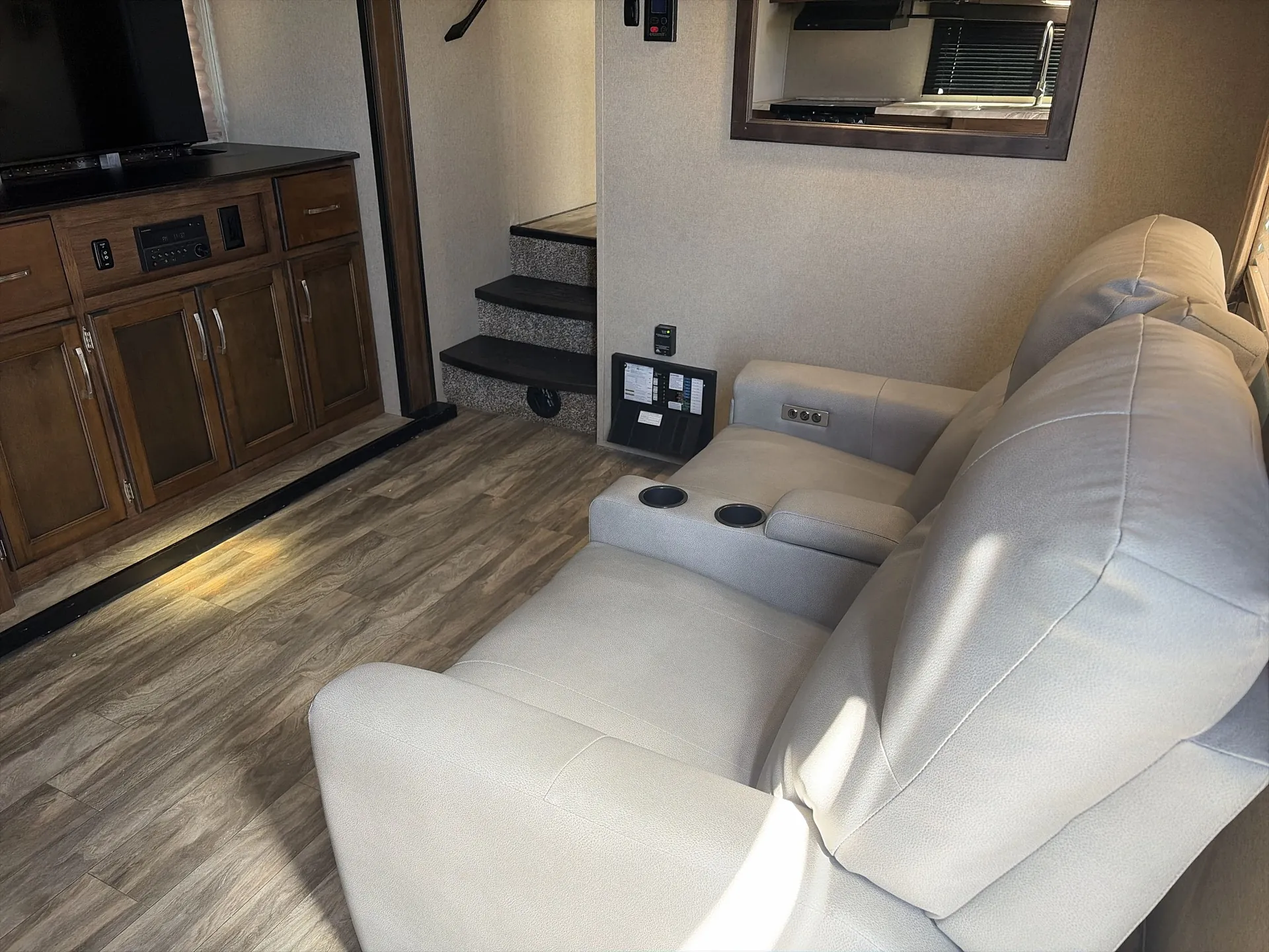 2018 Grand Design Reflection 150 Series 220RK — living area main