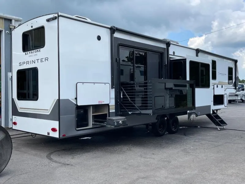 2027 Keystone Sprinter 3950SSP - Photo 2