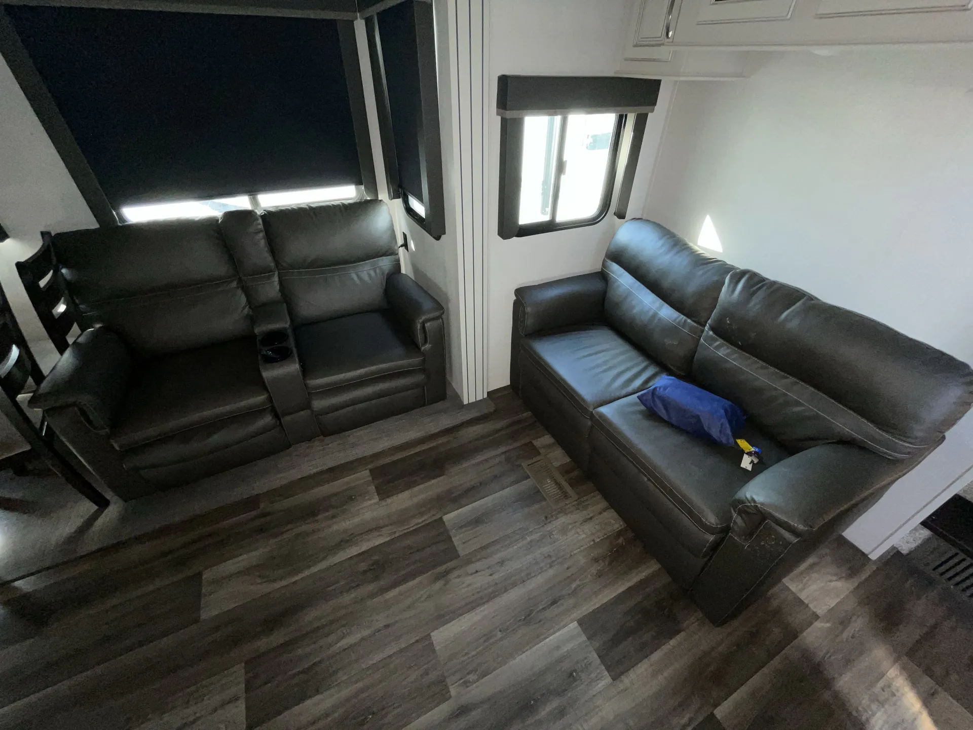 2022 Keystone Cougar 357UMR — living area main