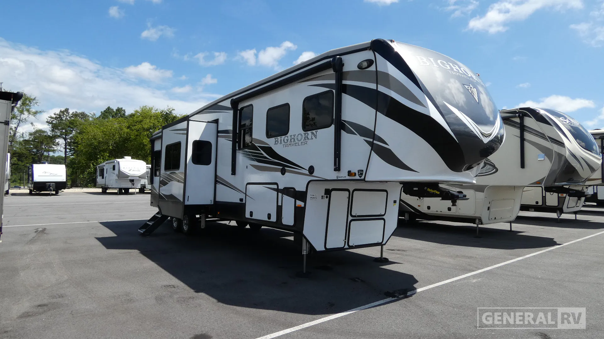 2021 Heartland Bighorn Traveler 33RKS - Photo 2
