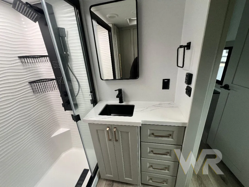 2026 Brinkley Model G 3950, Photos photo 43