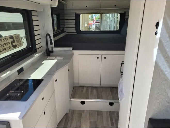 2026 Pleasure-Way Plateau XLRB Std. Model - Photo 3