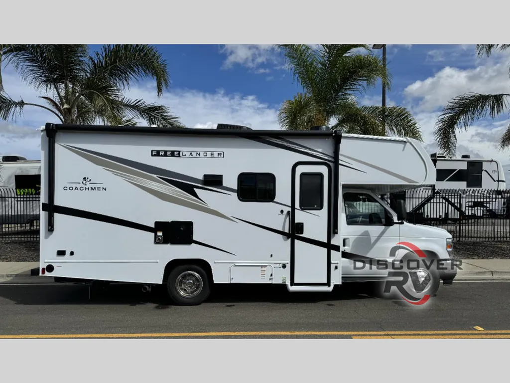 2026 Coachmen Freelander 22XG, Photos photo 3
