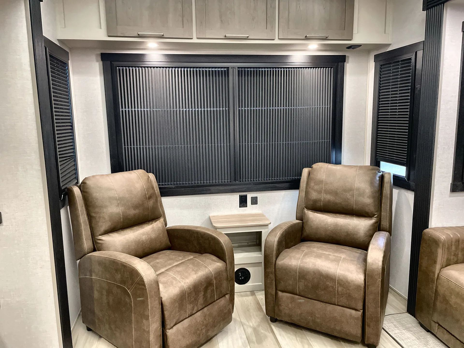 2027 Forest River Wildwood Heritage Glen 286RL — living area main