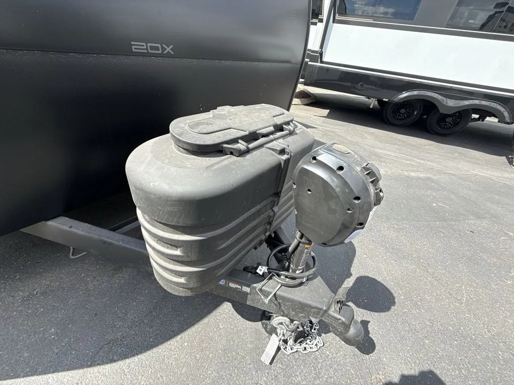 2026 Brinkley Model Ix 20X, Photos photo 9