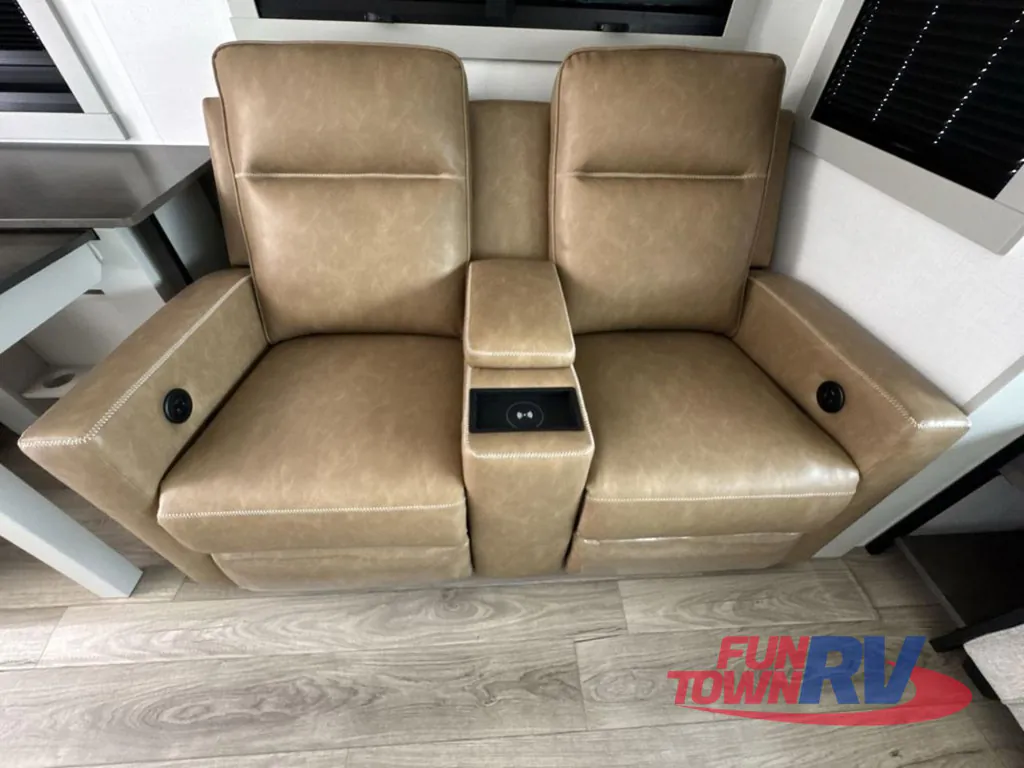 2026 Brinkley Model Z Air 297, Photos photo 15