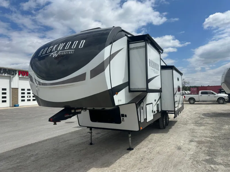 2023 Forest River Rockwood Signature 2883WS - Photo 4