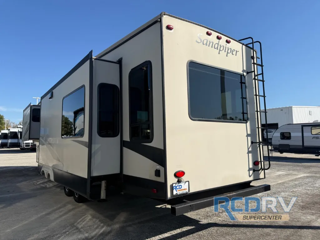 2016 Forest River Sandpiper 35ROK, Photos photo 23