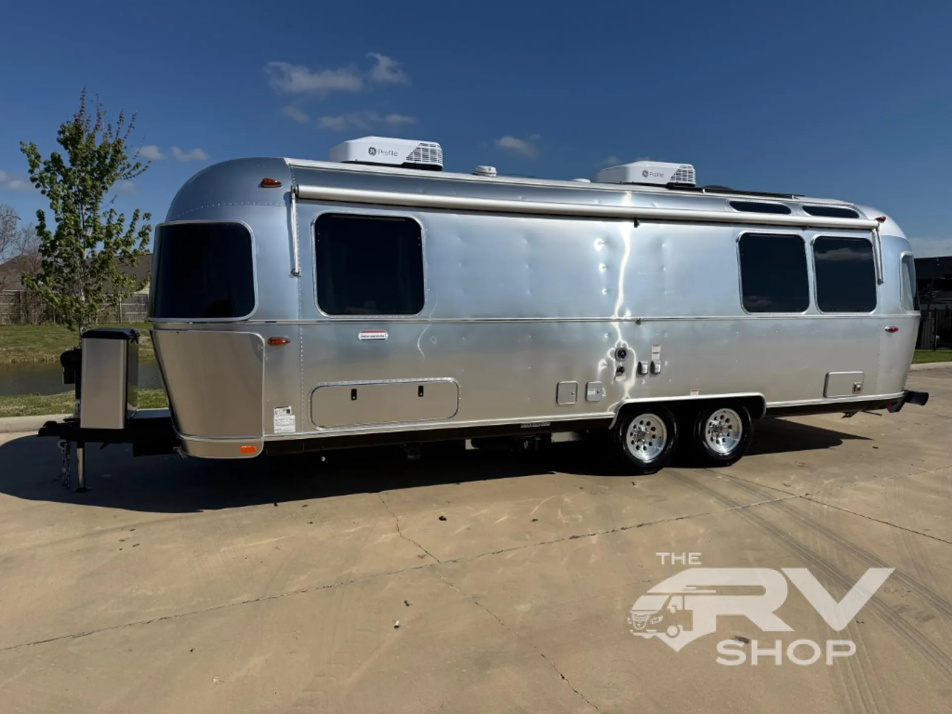 2026 Airstream International 27FB Twin - Photo 3