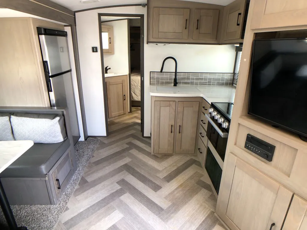 2021 Cruiser RV Twilight Signature TWS 2500 - Photo 2