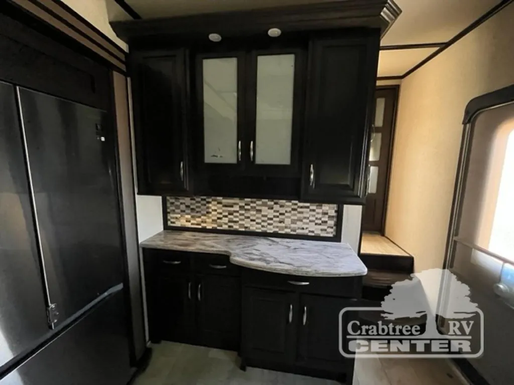 2015 Grand Design Momentum 380TH, Photos photo 6