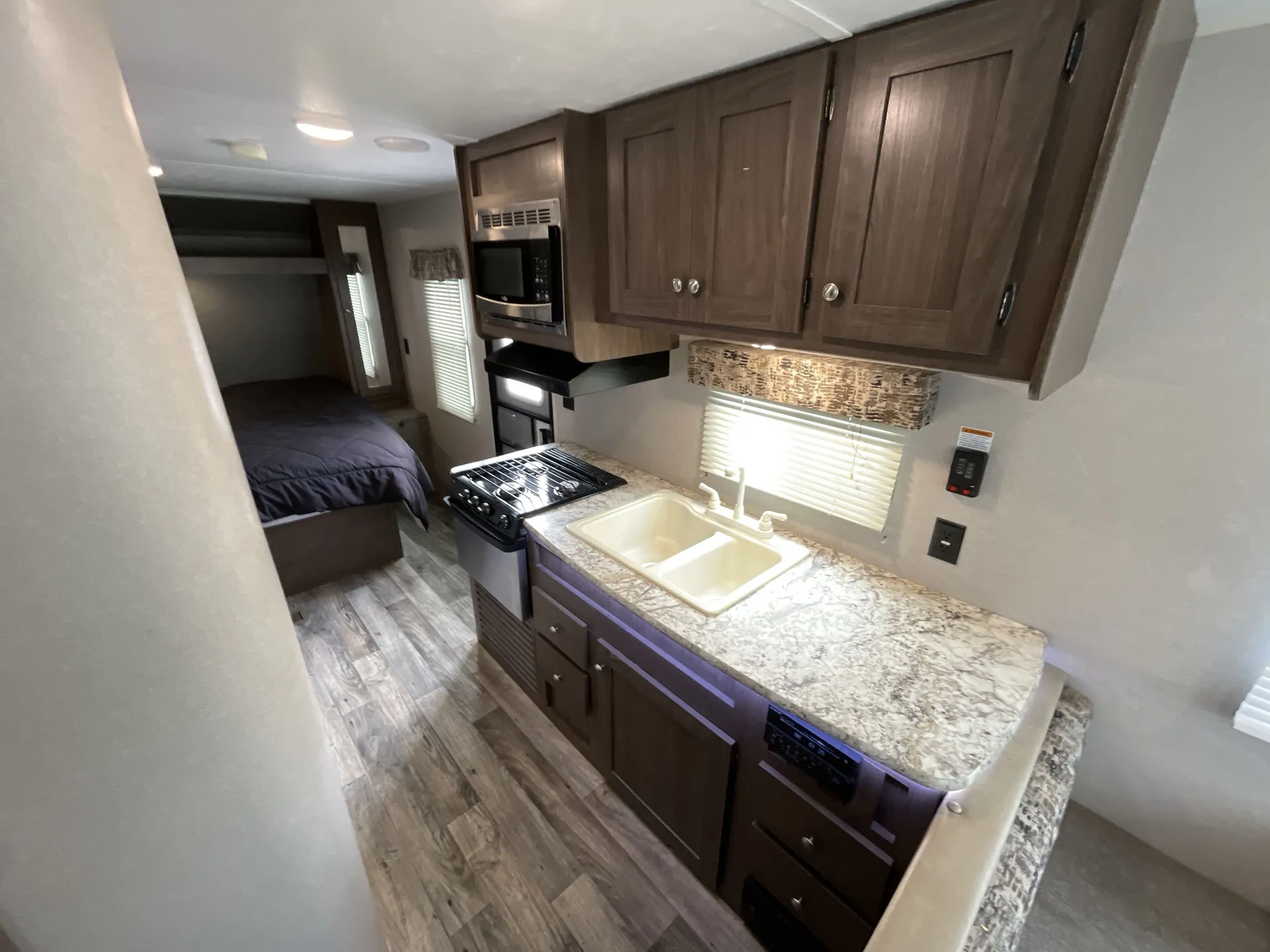 2018 Keystone Hideout LHS 202LHS — living area main