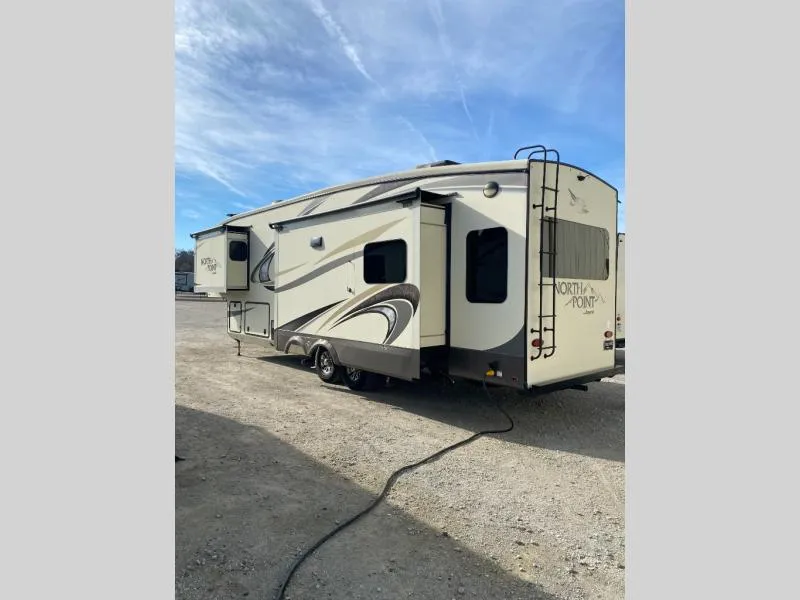 2018 Jayco North Point 315RLTS - Photo 3