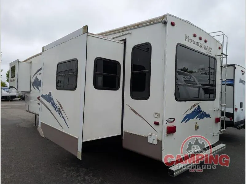 2005 Keystone Mountaineer 328RLS - Photo 3